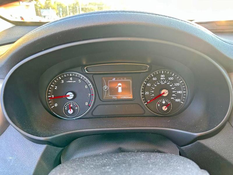 Фото 8 - KIA SORENTO