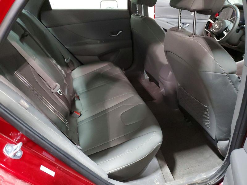 Фото 10 - HYUNDAI ELANTRA