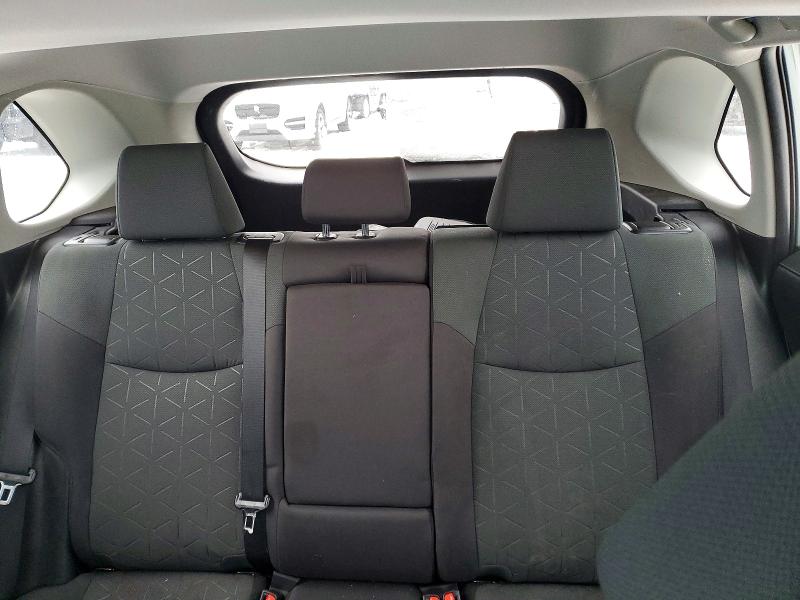 Фото 10 - TOYOTA RAV4