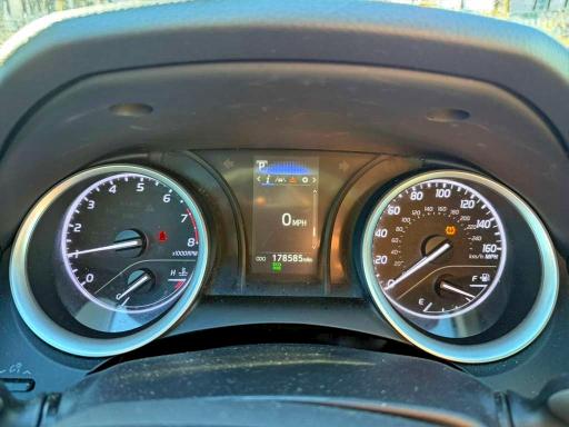 Фото 9 - TOYOTA CAMRY