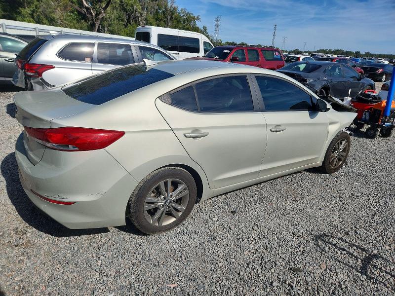 Фото 3 - HYUNDAI ELANTRA