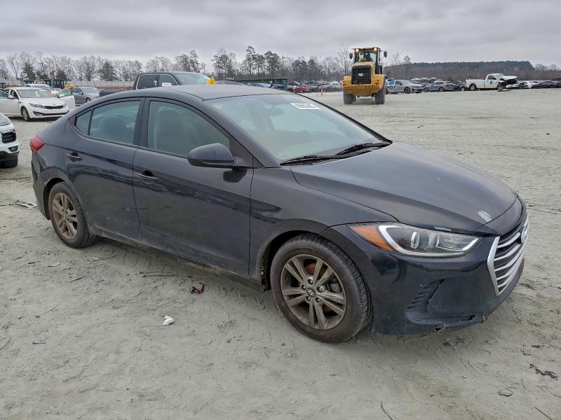 Фото 4 - HYUNDAI ELANTRA