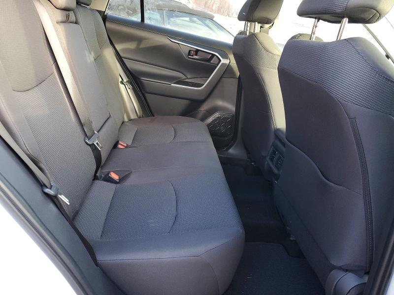 Фото 11 - TOYOTA RAV4