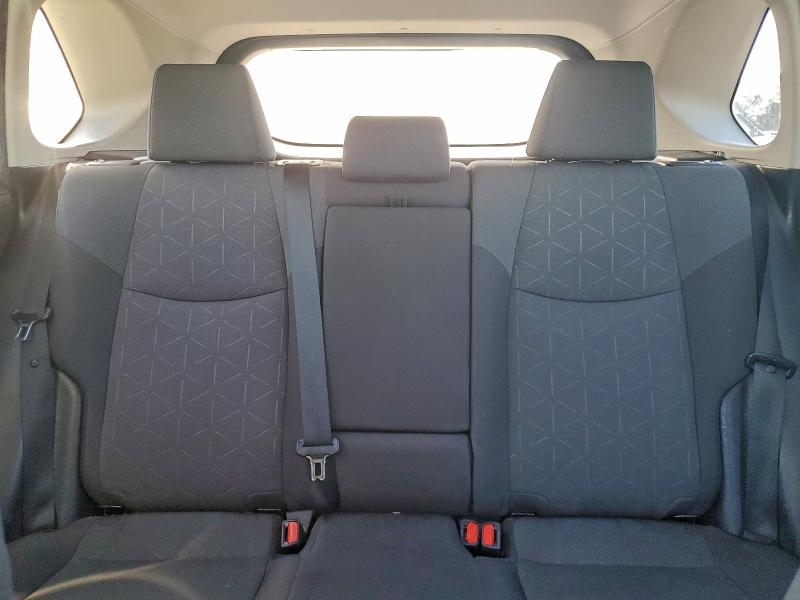 Фото 10 - TOYOTA RAV4