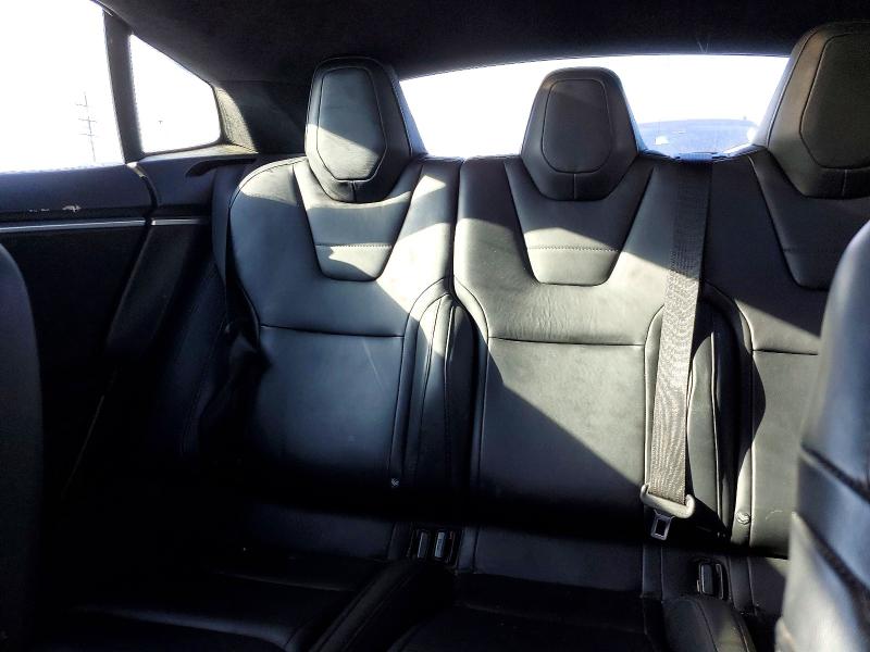 Фото 10 - TESLA MODEL S