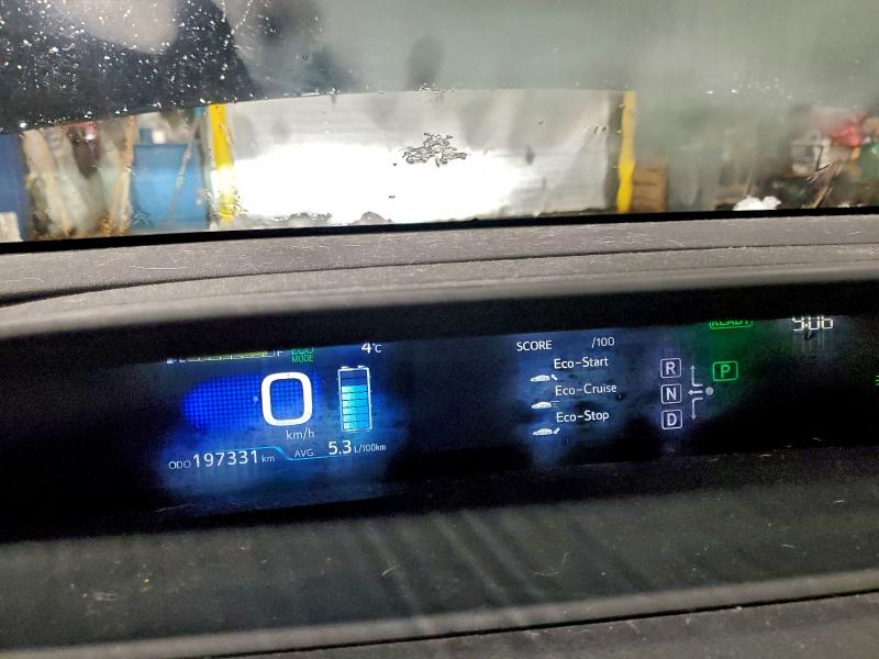 Фото 9 - TOYOTA PRIUS