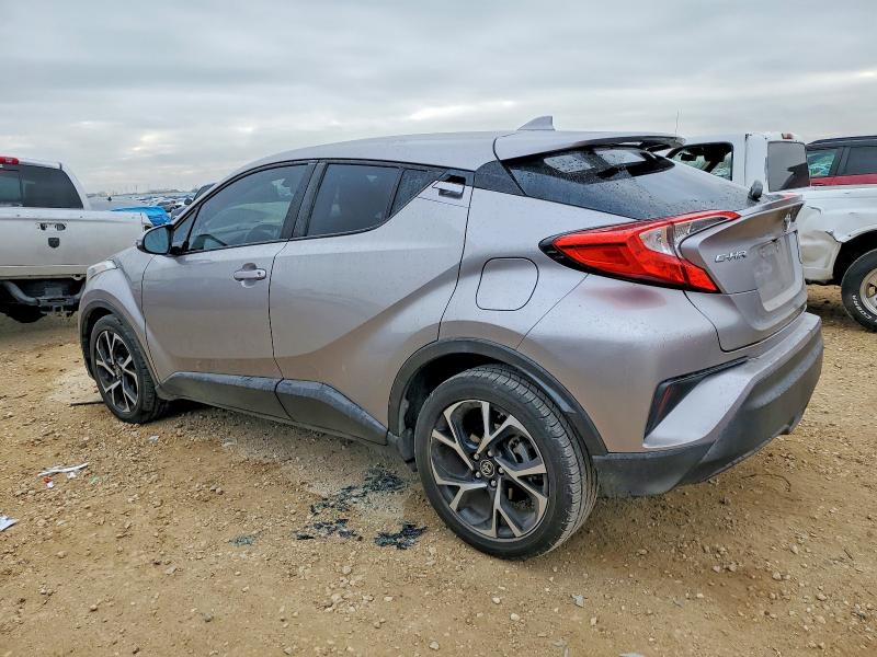 Фото 2 - TOYOTA C-HR