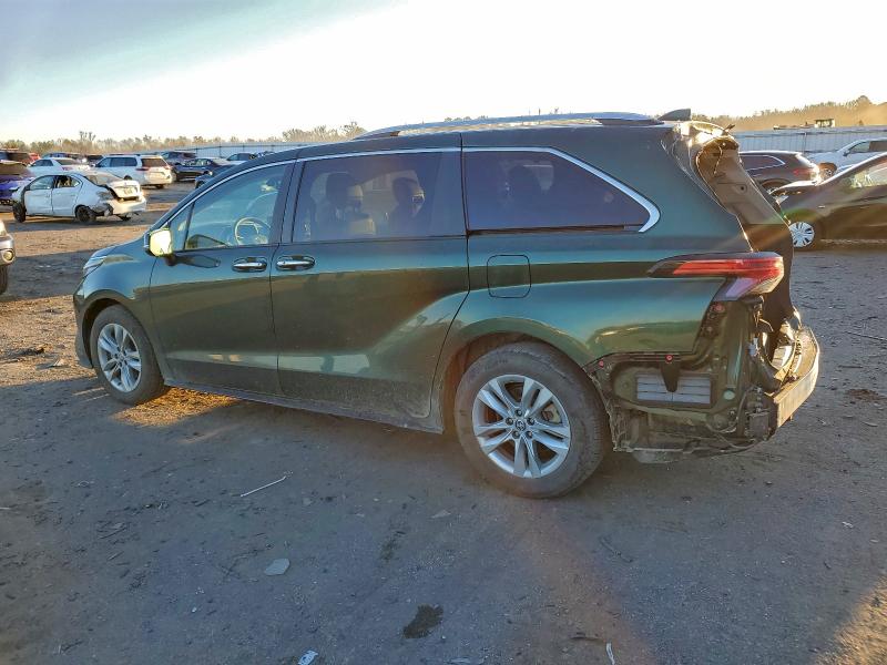 Фото 2 - TOYOTA SIENNA