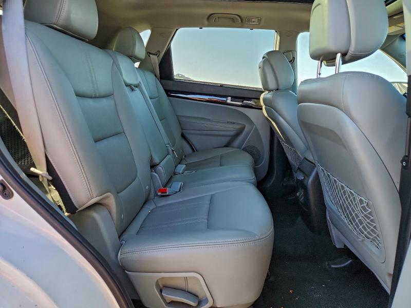 Фото 11 - KIA SORENTO