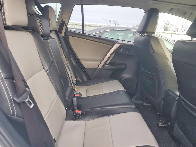 Фото 11 - TOYOTA RAV4