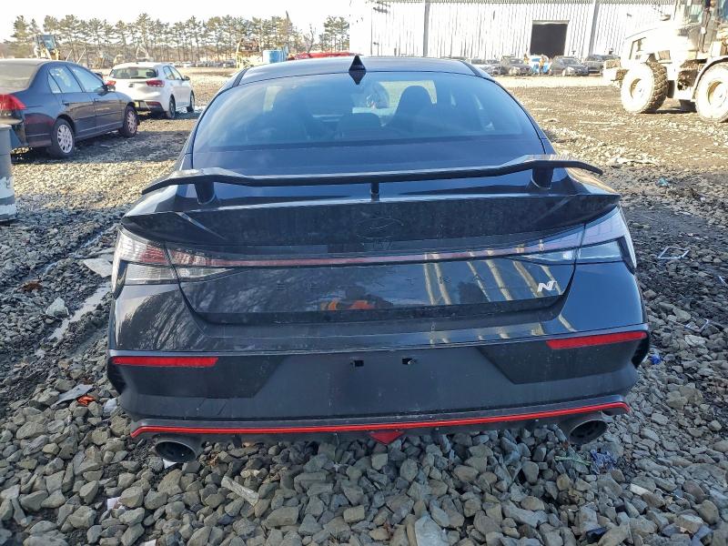 Фото 6 - HYUNDAI ELANTRA