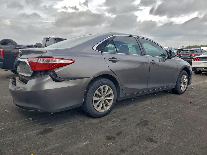 Фото 3 - TOYOTA CAMRY