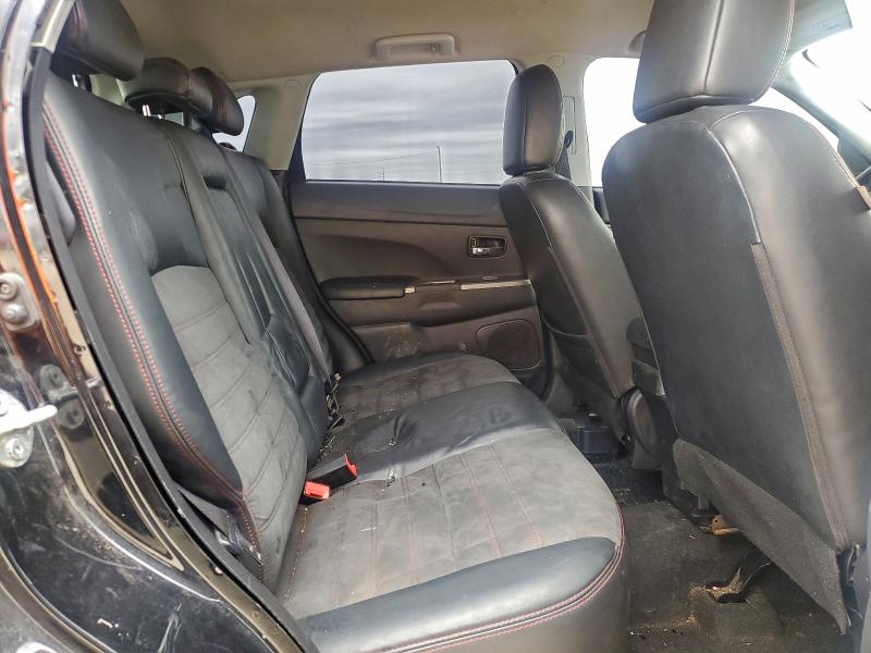 Фото 11 - MITSUBISHI OUTLANDER