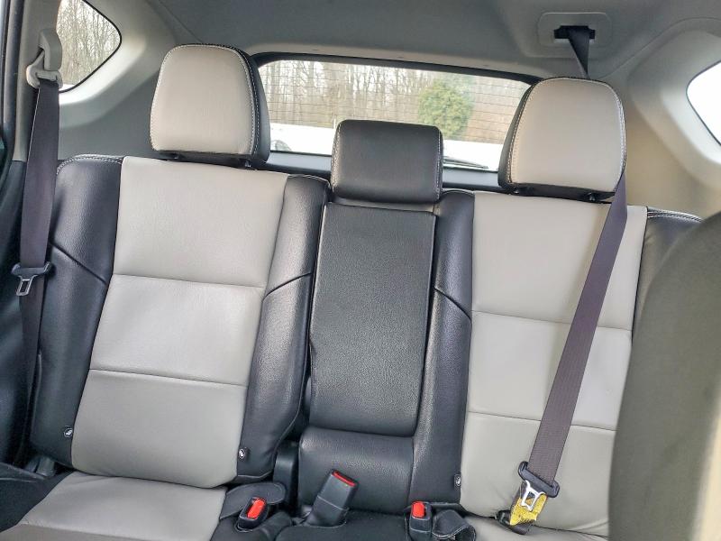 Фото 10 - TOYOTA RAV4