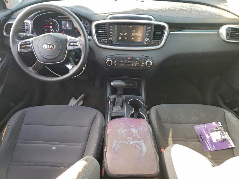 Фото 8 - KIA SORENTO