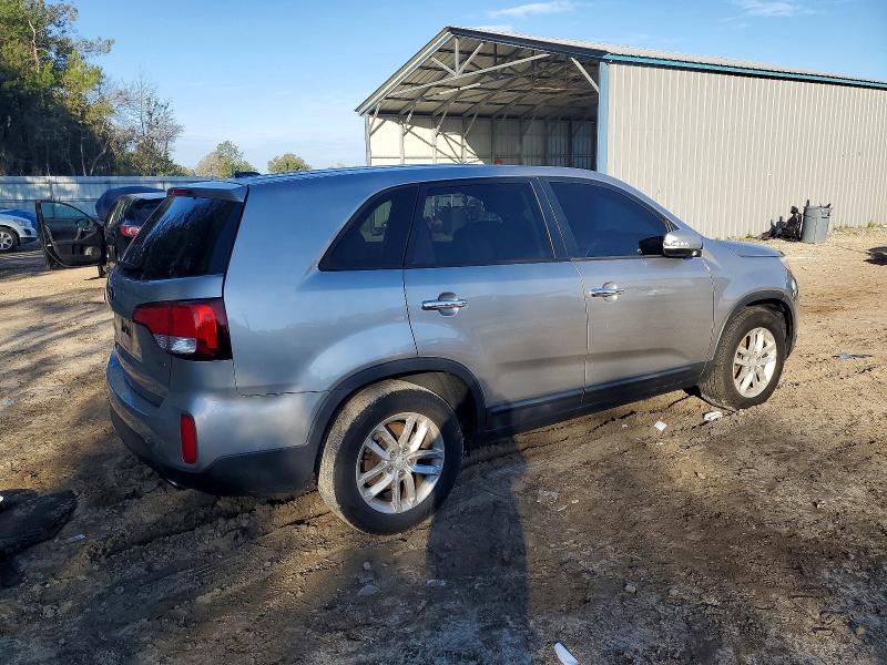 Фото 3 - KIA SORENTO