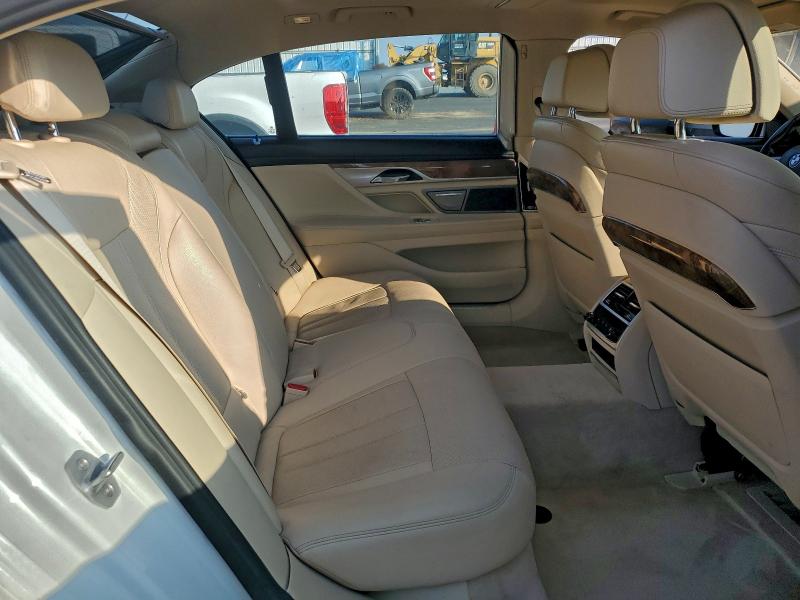 Фото 10 - BMW 7 SERIES