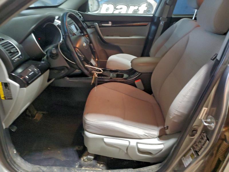 Фото 7 - KIA SORENTO