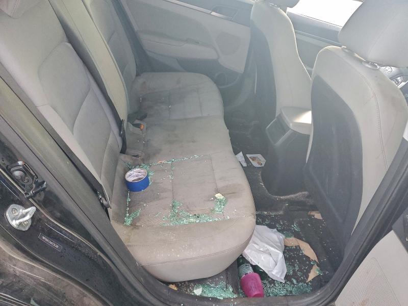 Фото 10 - HYUNDAI ELANTRA