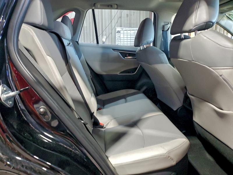 Фото 11 - TOYOTA RAV4