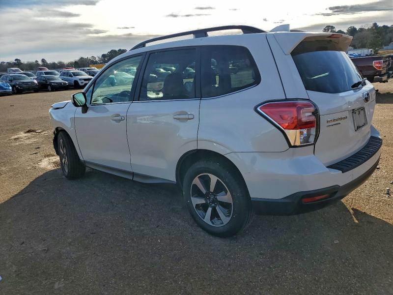 Фото 2 - SUBARU FORESTER