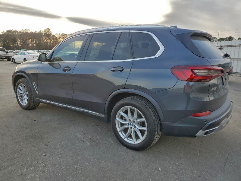 Фото 2 - BMW X5