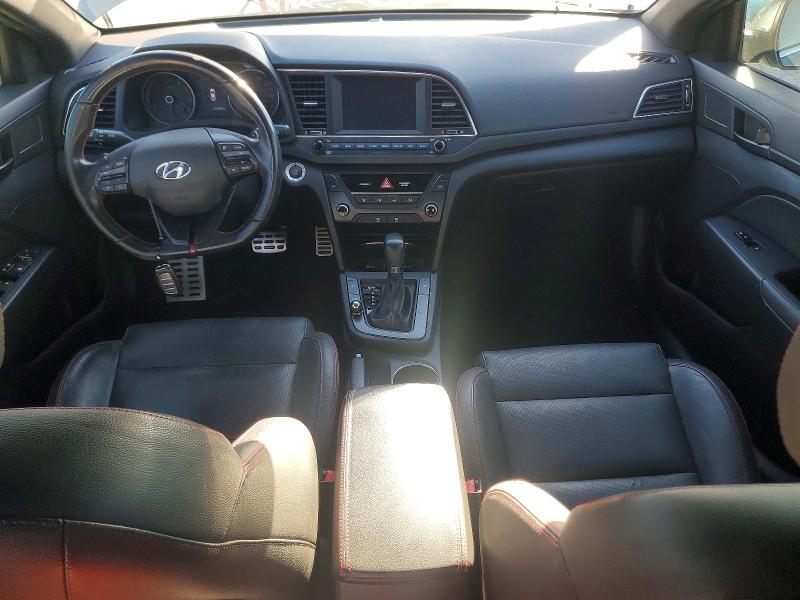 Фото 8 - HYUNDAI ELANTRA