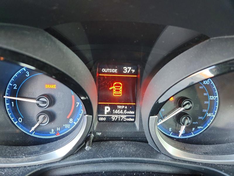 Фото 8 - TOYOTA COROLLA