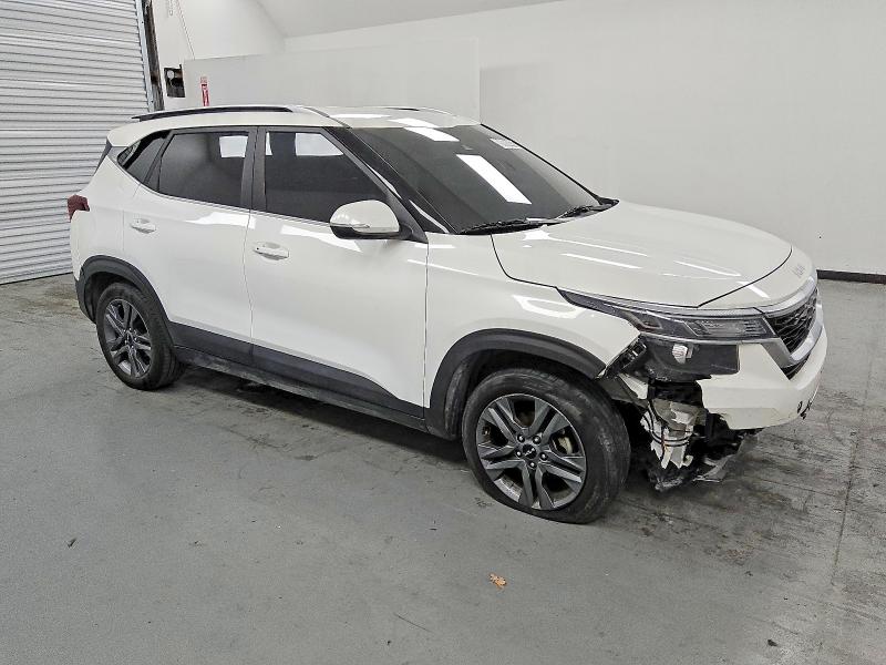 Фото 4 - KIA SELTOS