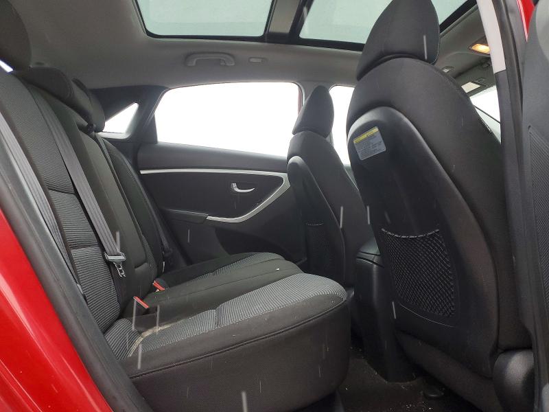 Фото 10 - HYUNDAI ELANTRA