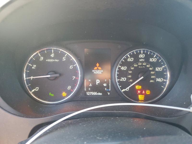 Фото 9 - MITSUBISHI OUTLANDER