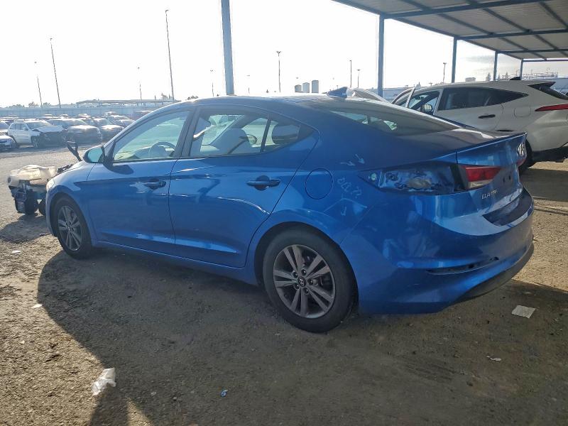 Фото 2 - HYUNDAI ELANTRA