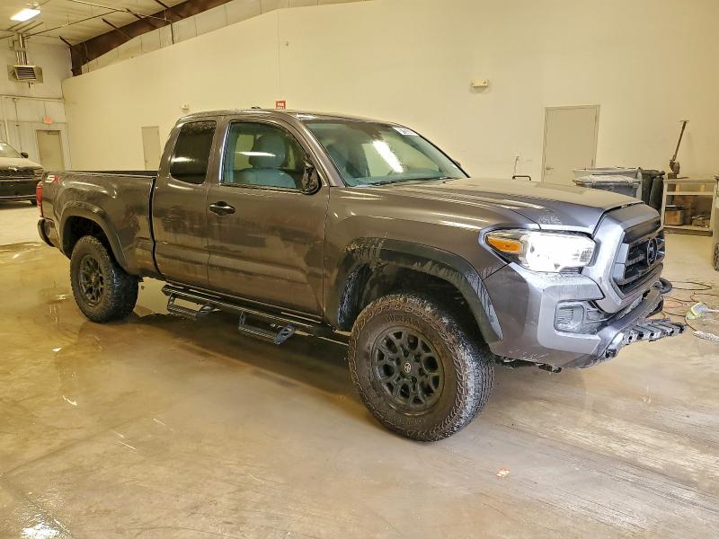 Фото 4 - TOYOTA TACOMA