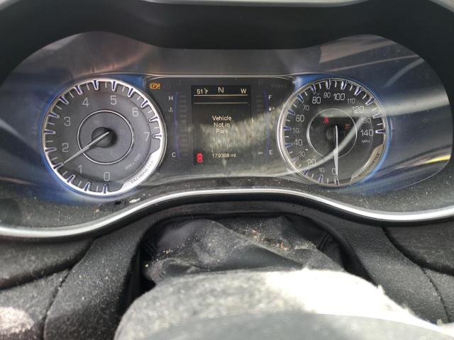 Фото 9 - CHRYSLER 200