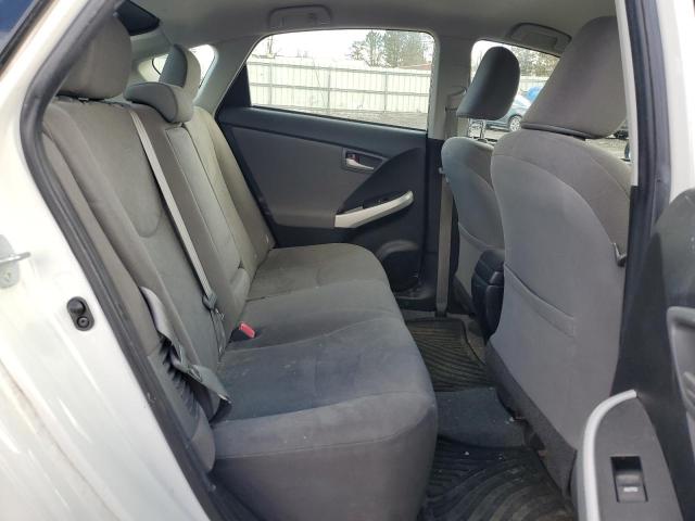 Фото 10 - TOYOTA PRIUS