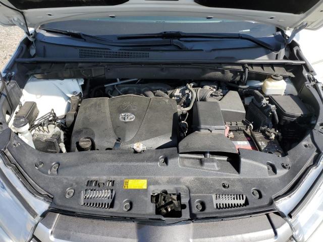 Фото 12 - TOYOTA HIGHLANDER