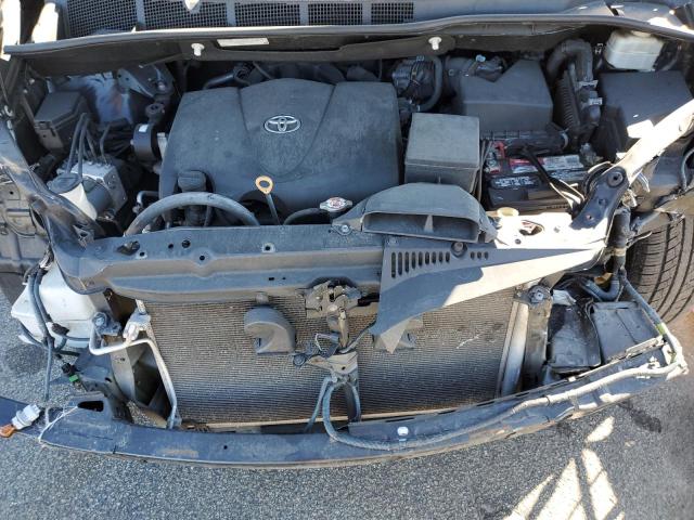 Фото 12 - TOYOTA SIENNA