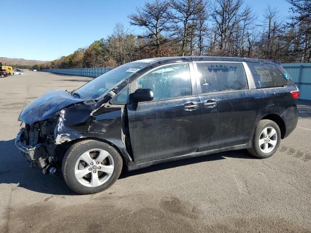 Фото 1 - TOYOTA SIENNA