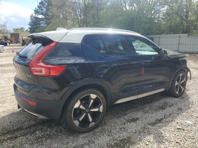 Фото 3 - VOLVO XC40