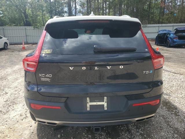 Фото 6 - VOLVO XC40
