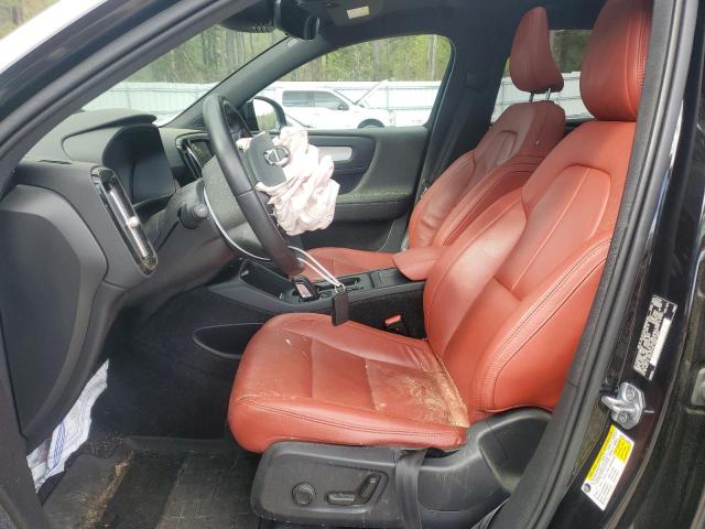 Фото 7 - VOLVO XC40