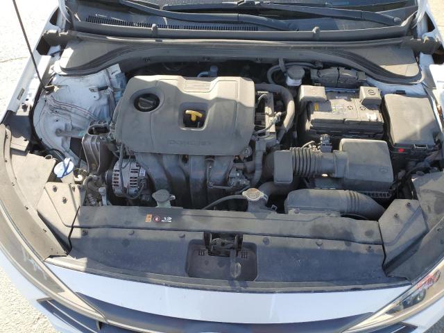 Фото 11 - HYUNDAI ELANTRA