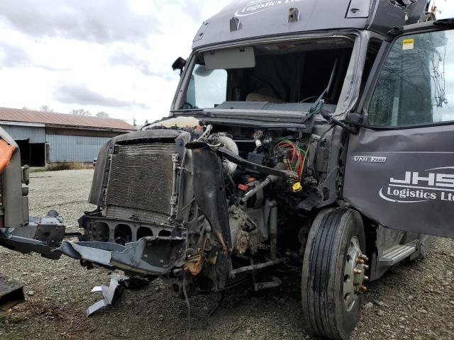 Фото 9 - VOLVO VN