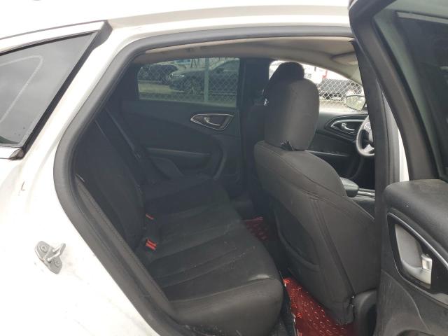 Фото 10 - CHRYSLER 200