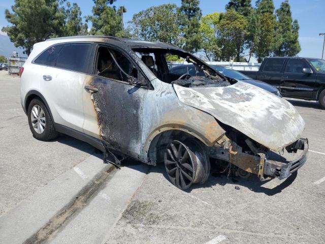 Фото 4 - KIA SORENTO