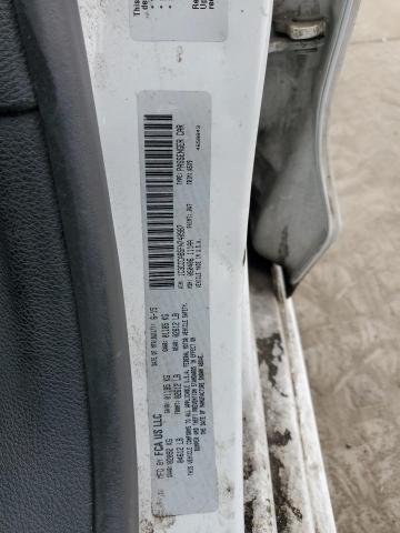 Фото 12 - CHRYSLER 200