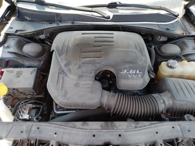 Фото 11 - CHRYSLER 300