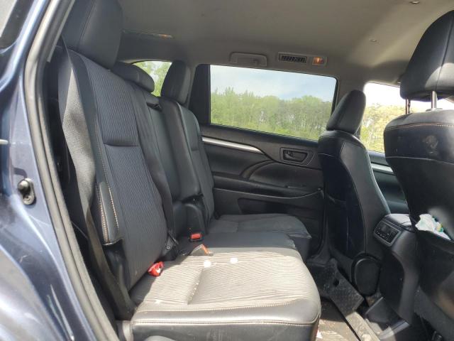 Фото 11 - TOYOTA HIGHLANDER