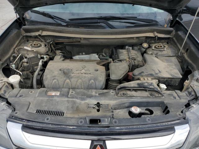 Фото 11 - MITSUBISHI OUTLANDER