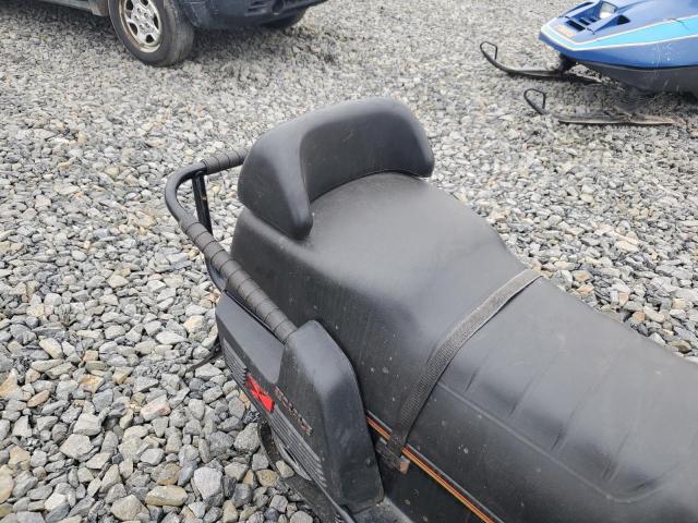 SKI-DOO SNOWMOBILE 1987